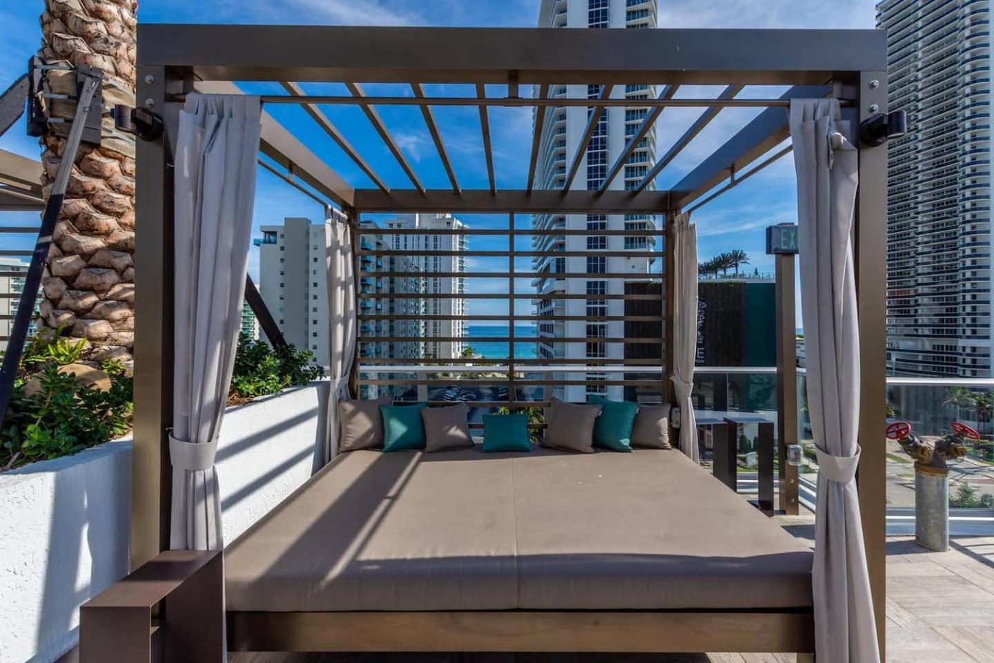 Amazing Apartments At H Beach House Hollywood Eksteriør bilde