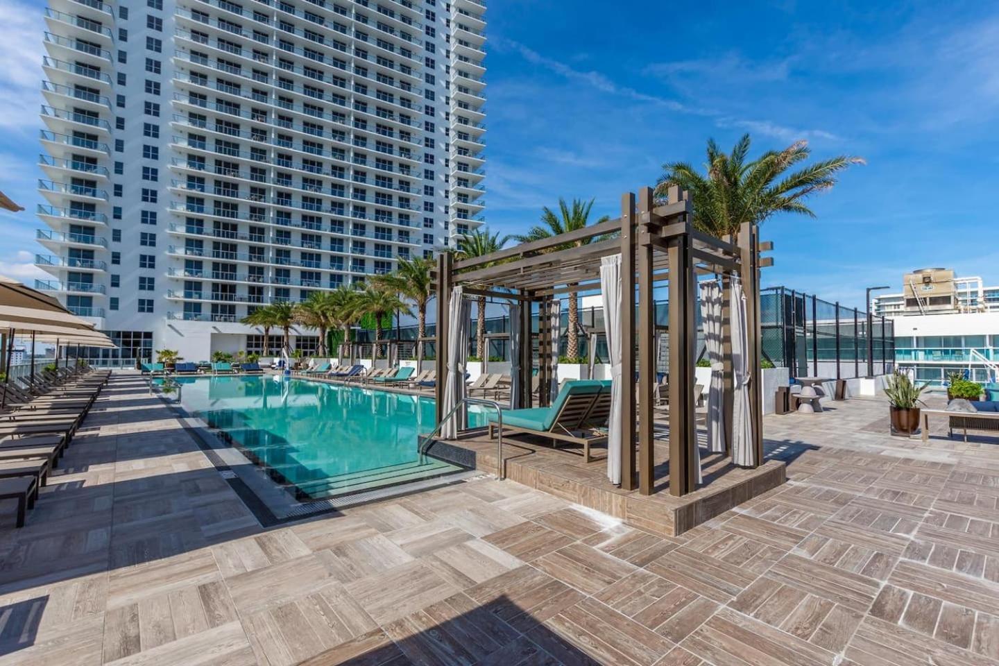 Amazing Apartments At H Beach House Hollywood Eksteriør bilde