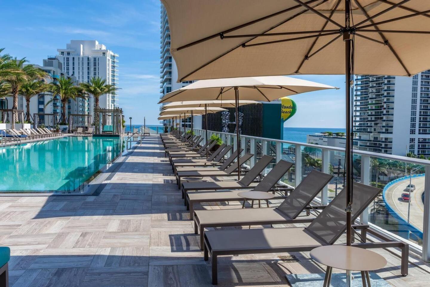 Amazing Apartments At H Beach House Hollywood Eksteriør bilde