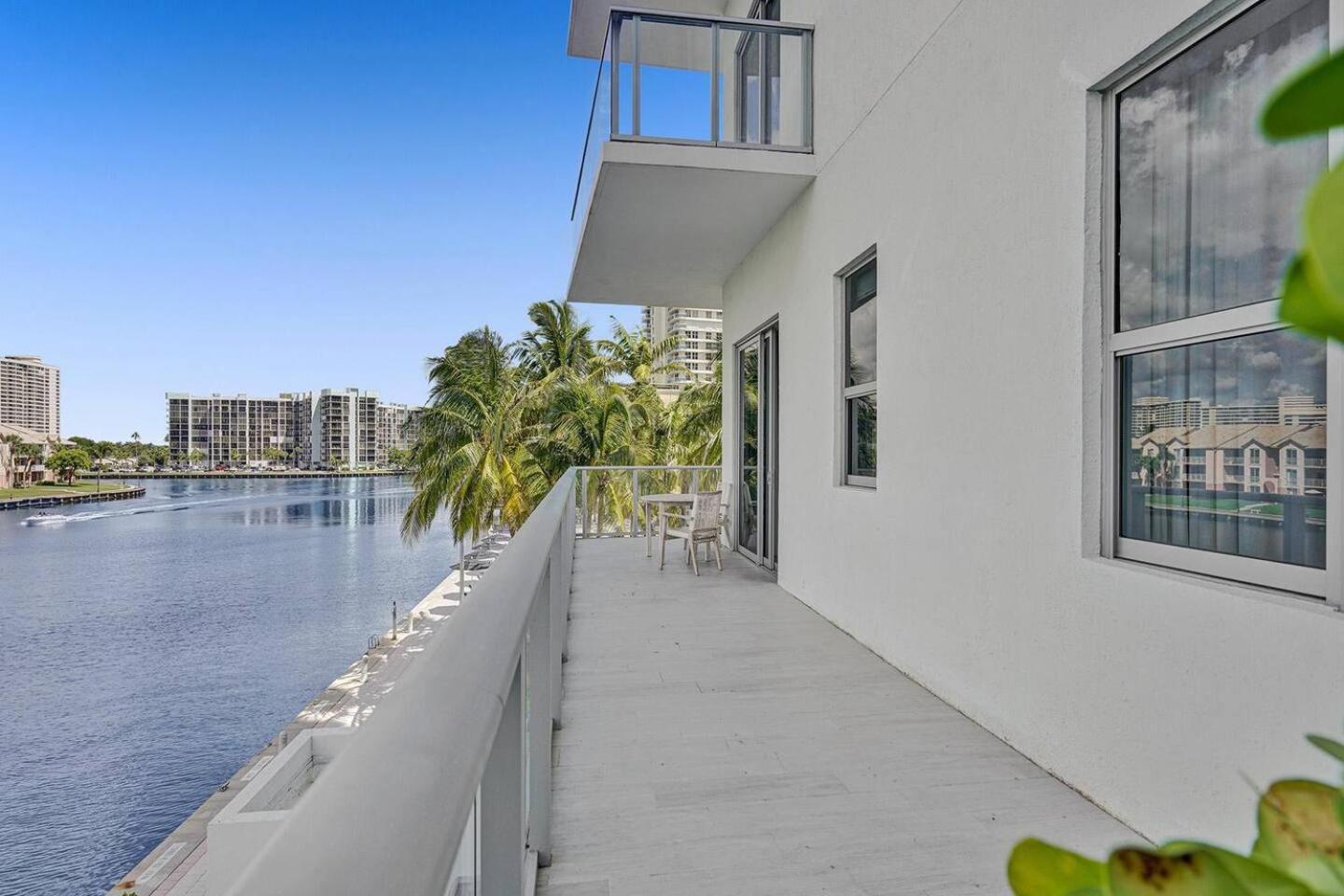 Amazing Apartments At H Beach House Hollywood Eksteriør bilde