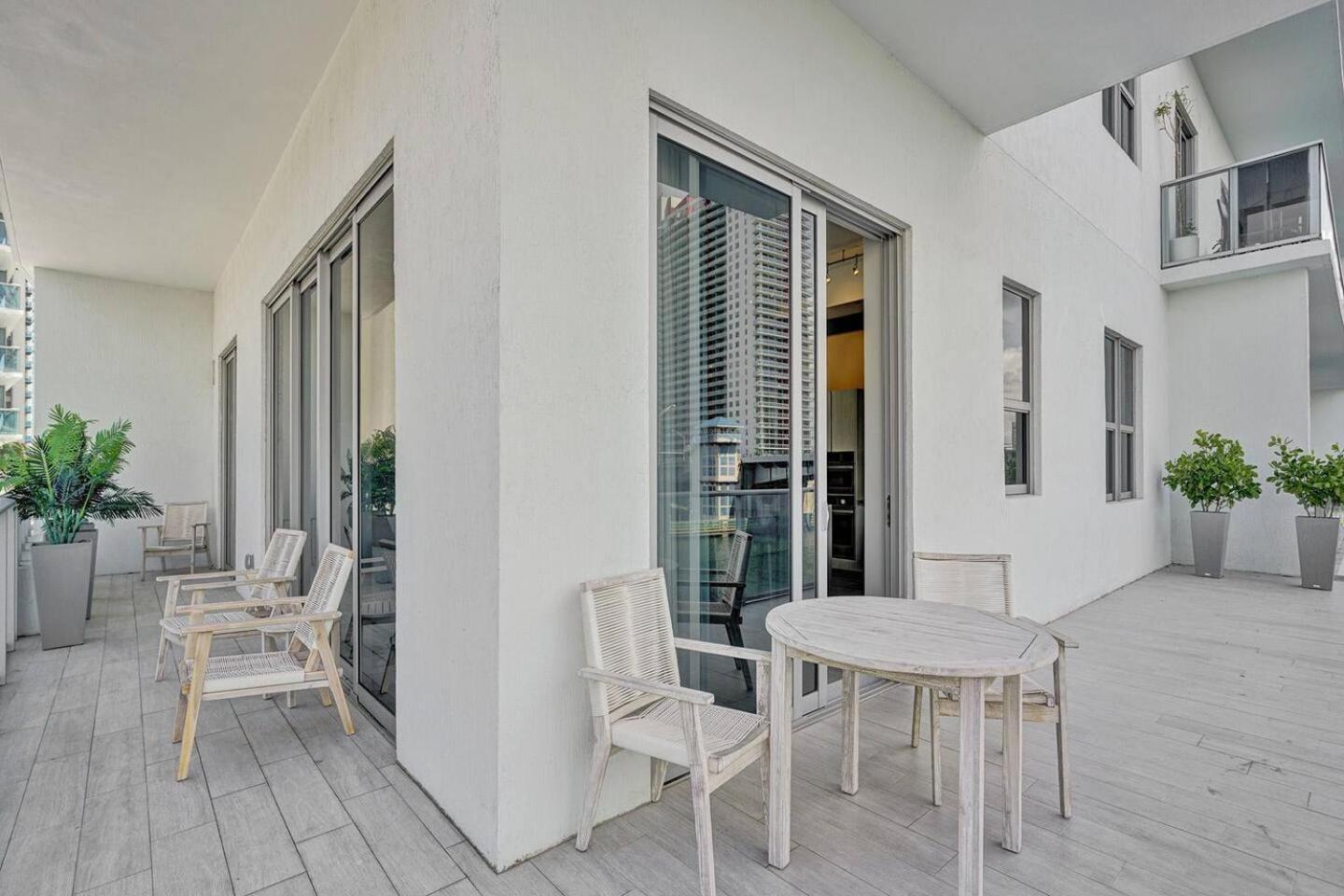 Amazing Apartments At H Beach House Hollywood Eksteriør bilde