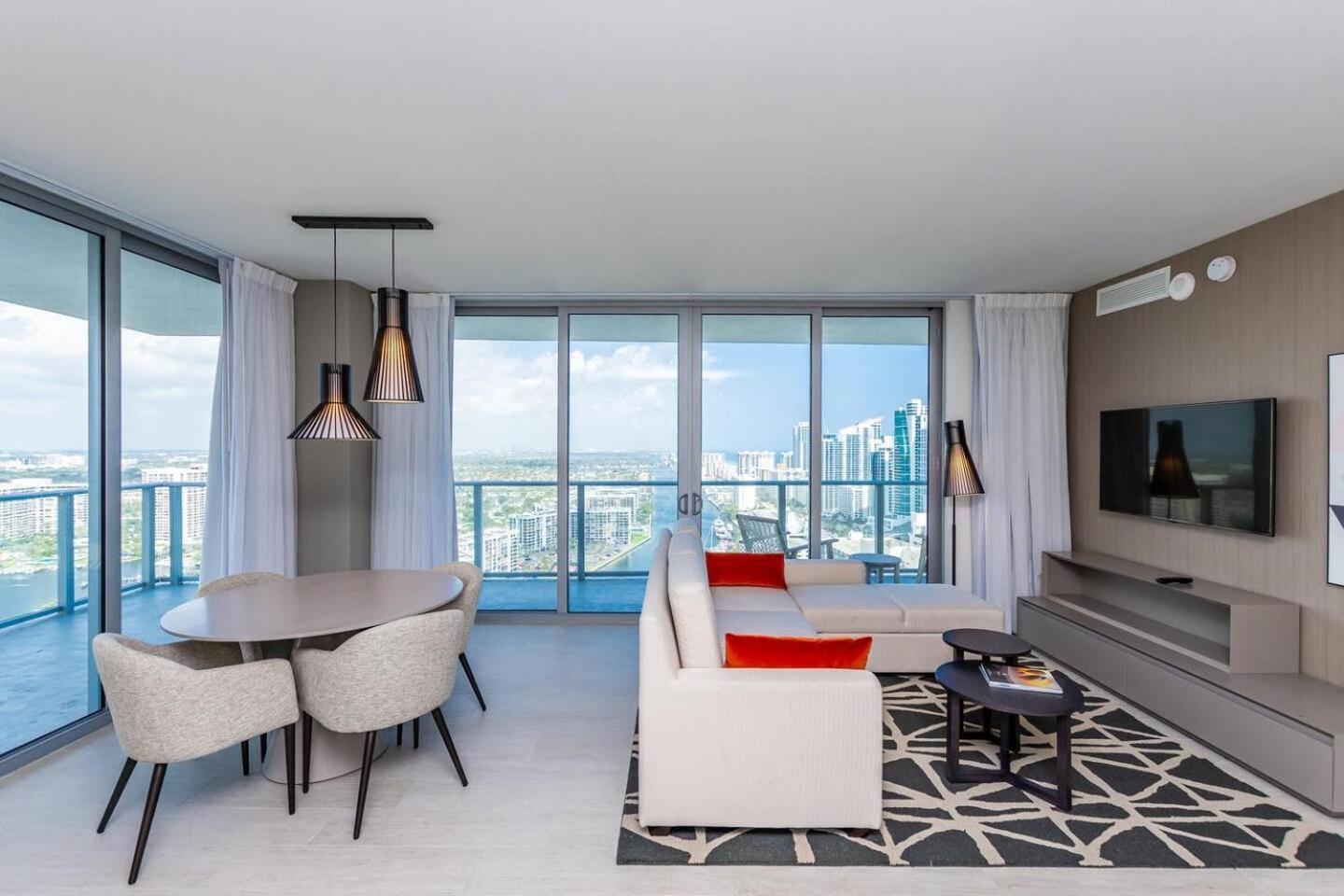 Amazing Apartments At H Beach House Hollywood Eksteriør bilde