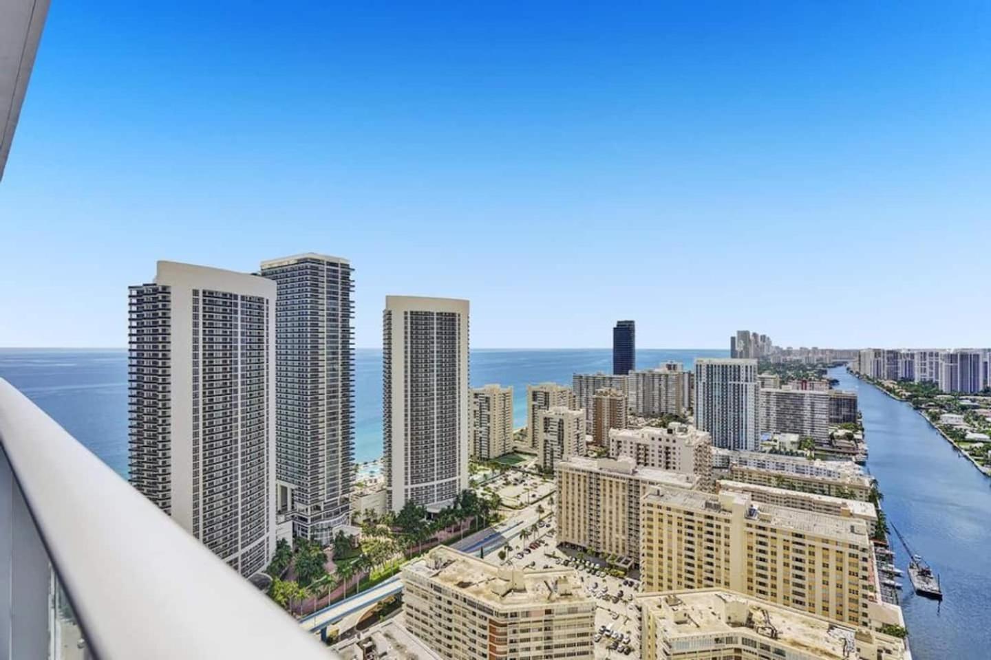 Amazing Apartments At H Beach House Hollywood Eksteriør bilde