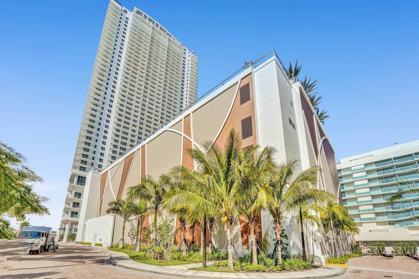 Amazing Apartments At H Beach House Hollywood Eksteriør bilde