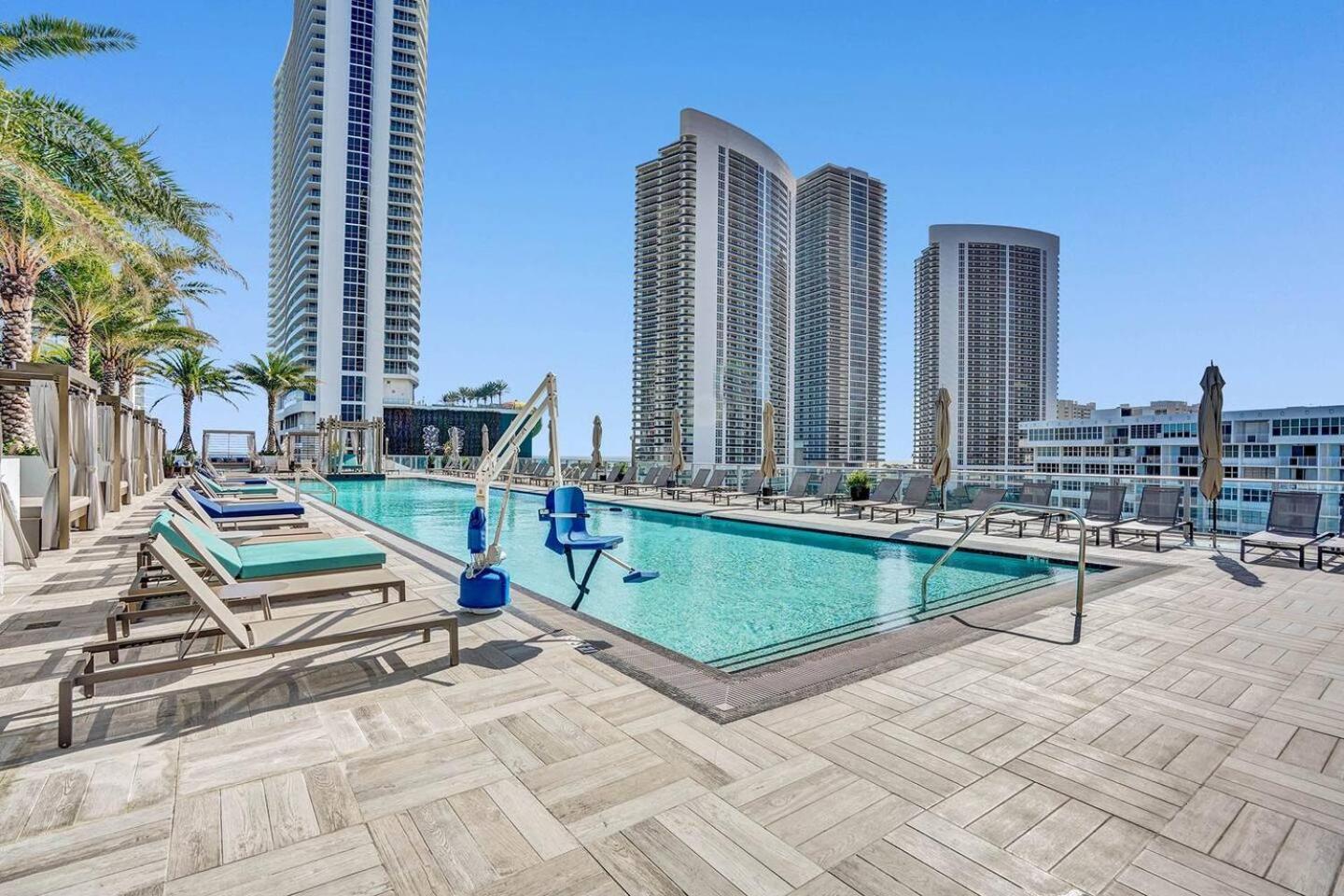 Amazing Apartments At H Beach House Hollywood Eksteriør bilde