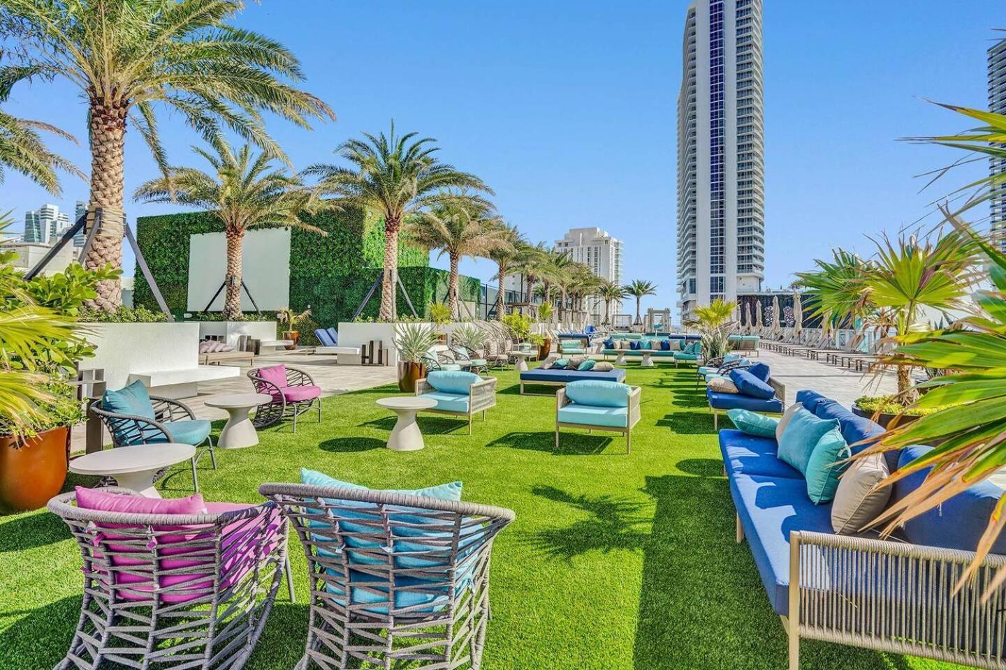 Amazing Apartments At H Beach House Hollywood Eksteriør bilde