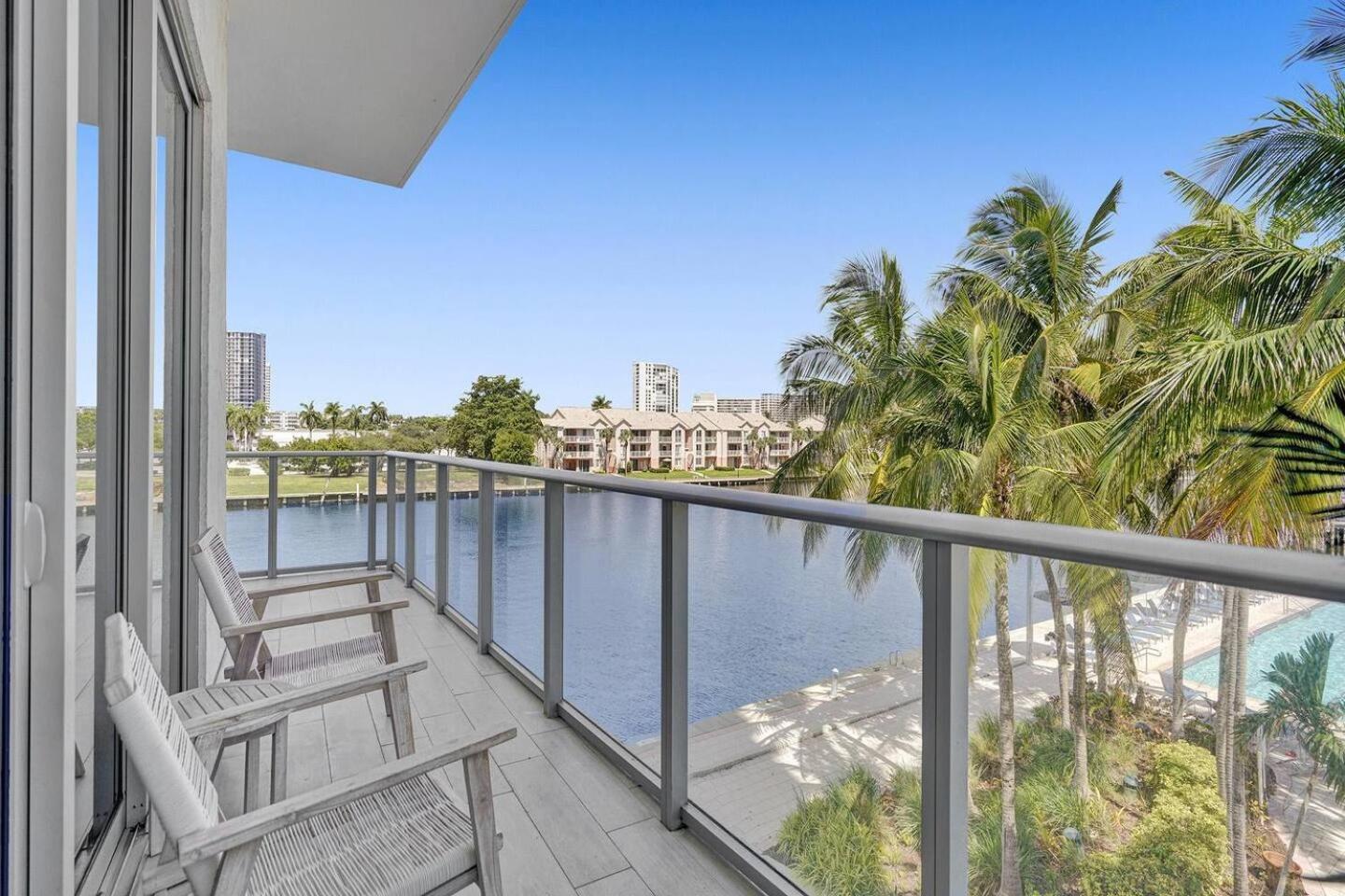 Amazing Apartments At H Beach House Hollywood Eksteriør bilde
