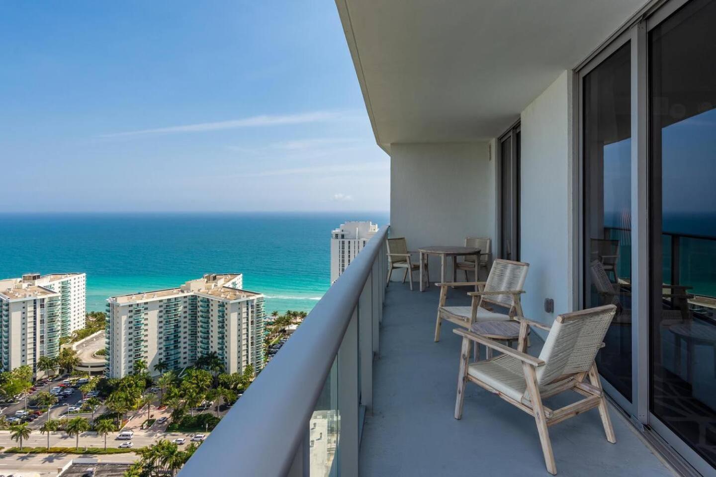 Amazing Apartments At H Beach House Hollywood Eksteriør bilde
