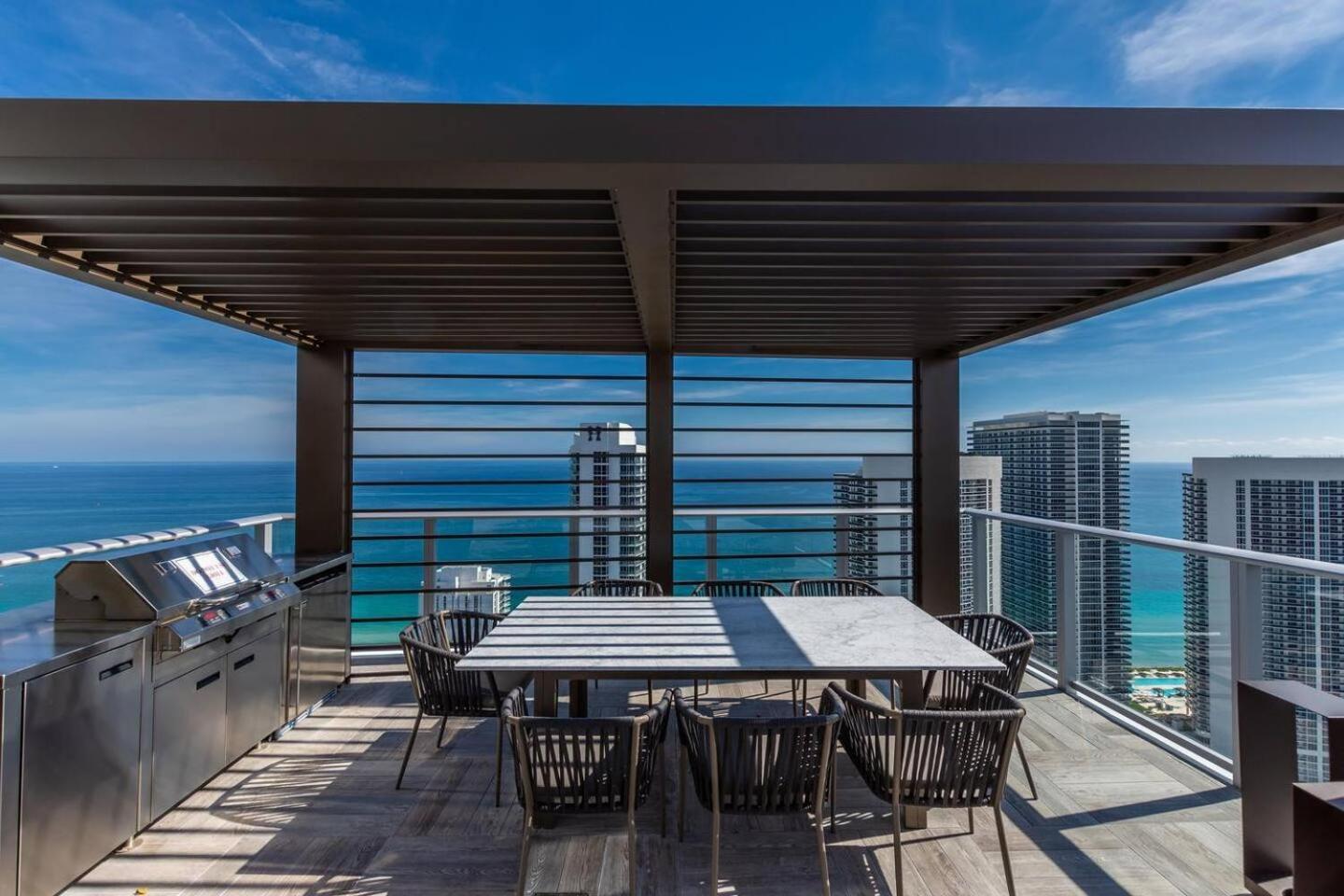 Amazing Apartments At H Beach House Hollywood Eksteriør bilde