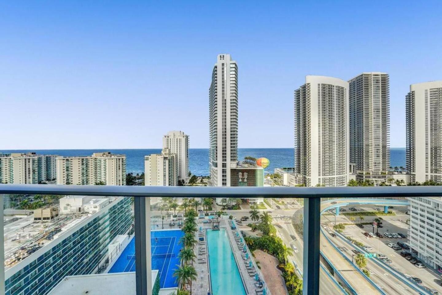 Amazing Apartments At H Beach House Hollywood Eksteriør bilde