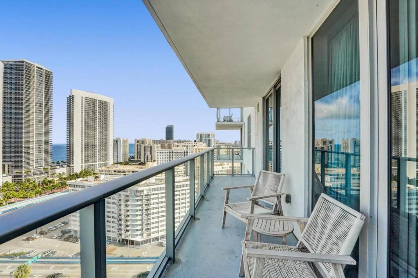 Amazing Apartments At H Beach House Hollywood Eksteriør bilde