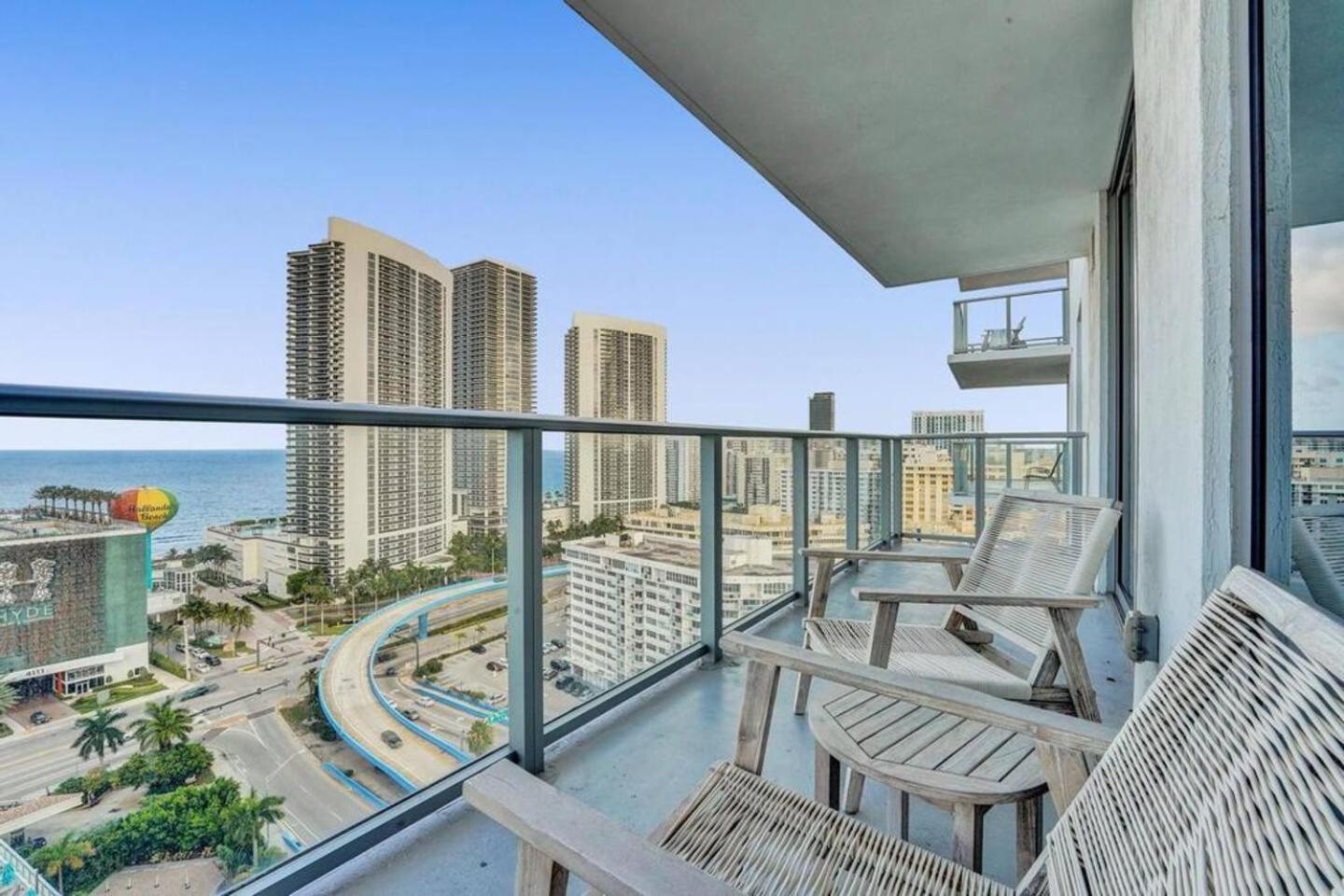 Amazing Apartments At H Beach House Hollywood Eksteriør bilde
